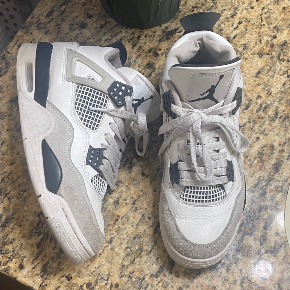 Nike Women's Shoes in White and Black
